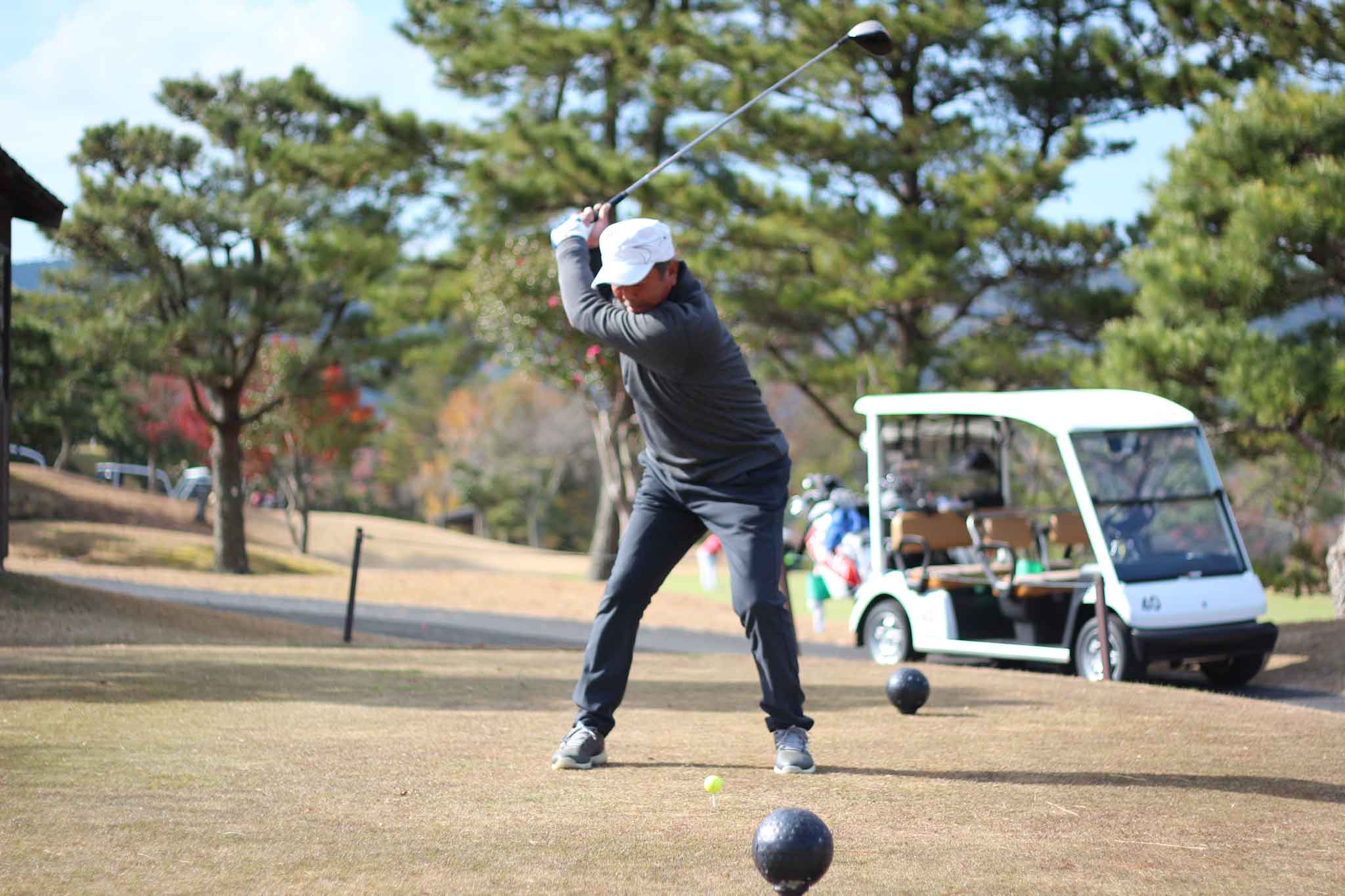 関西ゴルフサークル セブンエイトの大西均さんのドライバースイング