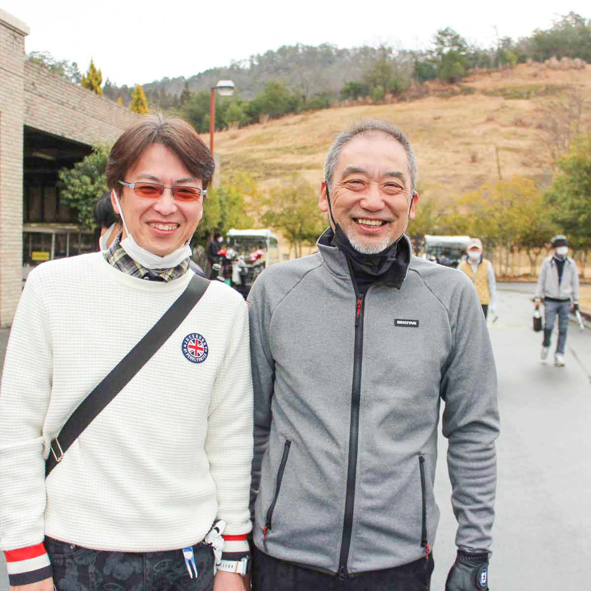 関西ゴルフサークル セブンエイトの森本さんと矢木さんの記念写真