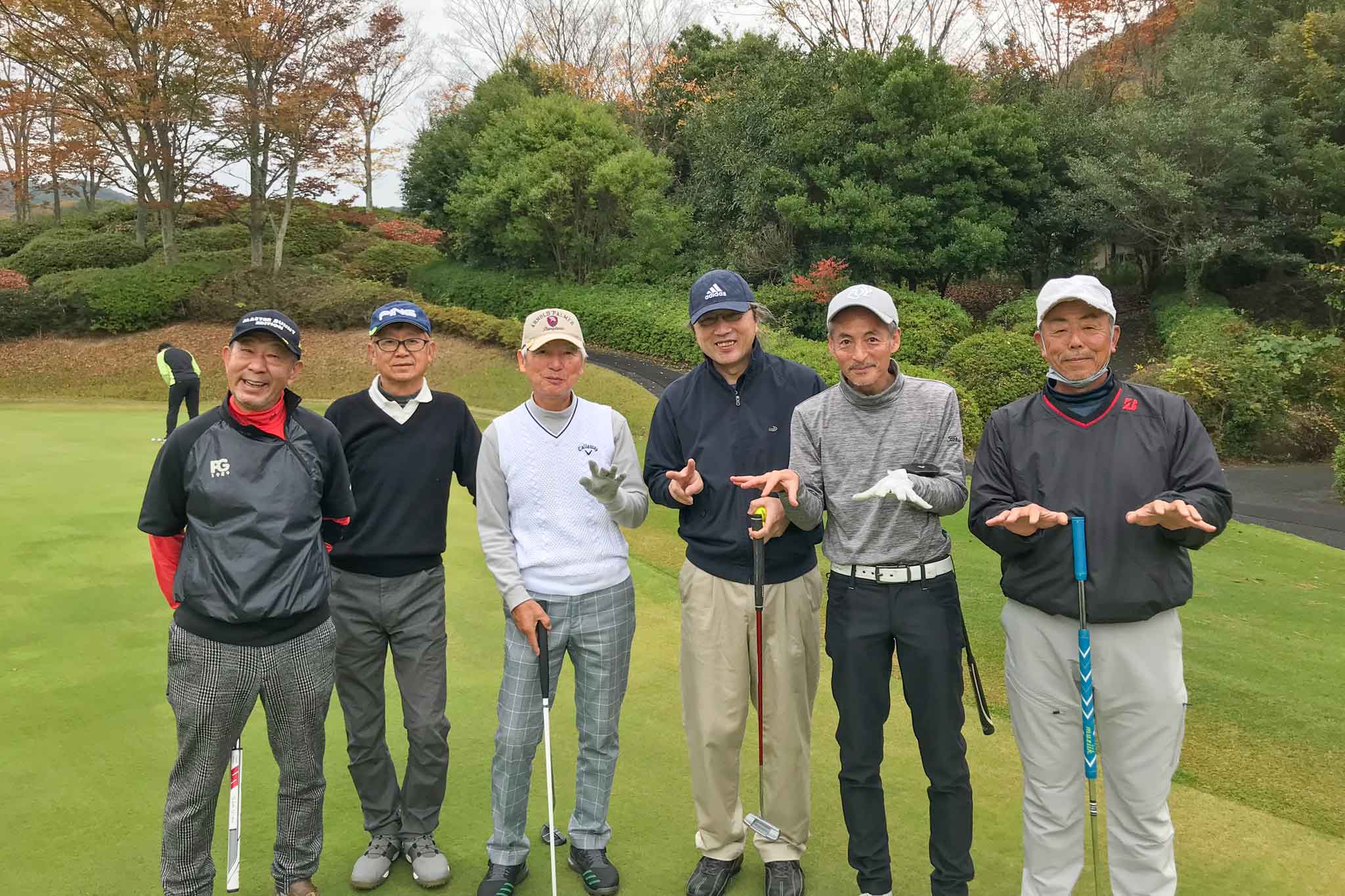 関西ゴルフサークル セブンエイトの青地さん、森山さん、辻さん、石原さん、白数さん、大西さん達の集合写真