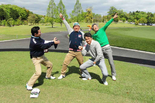 ベアズパウジャパンカントリークラブで長谷川さん、大橋さん、松村さん、湯浅さんの記念写真